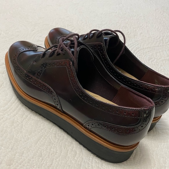 Ladies’ Oxfords by Clarks - Picture 13 of 14